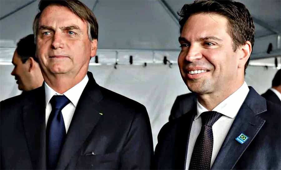 PF encontra áudio entre Bolsonaro e Ramagem para proteger Flávio em caso da “rachadinha”