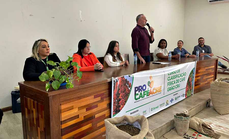 Secretaria de Agricultura promove curso de classificação de café para técnicos do Estado