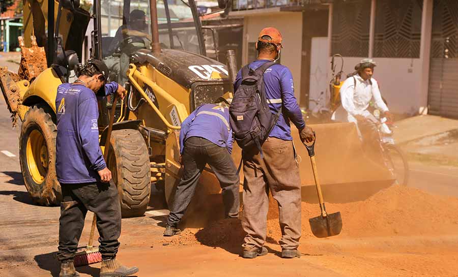 Prefeitura de Rio Branco intensifica manutenção de vias em todas as regionais da Capital