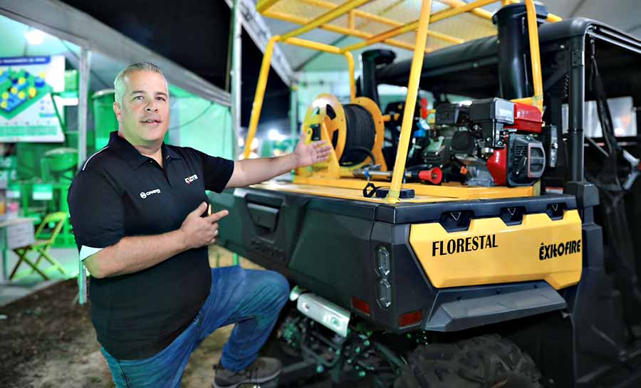 Veículo para combate a incêndios florestais é sucesso na Expoacre Juruá