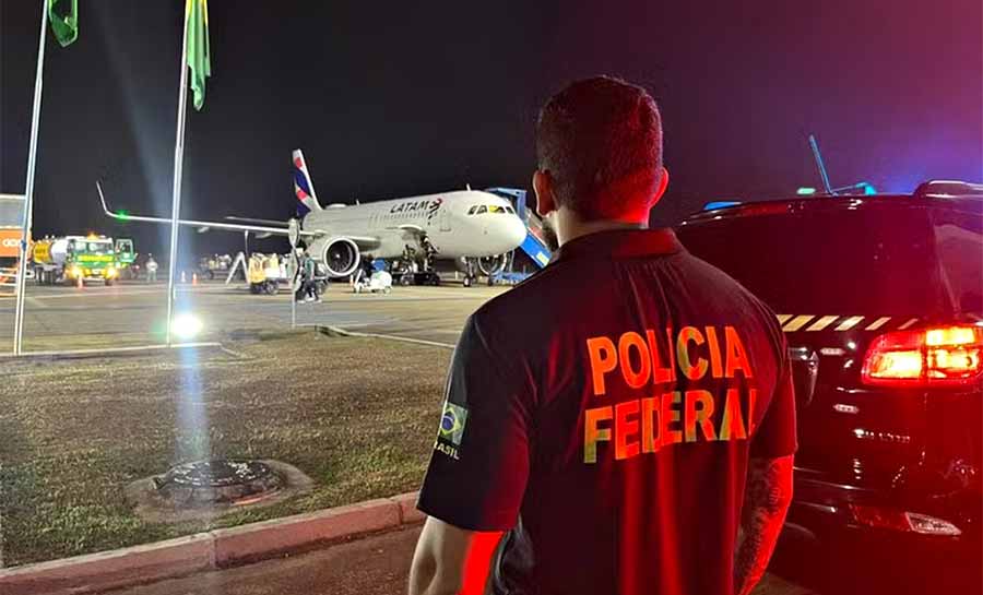 Condenado a 20 anos de prisão por tortura e morte de cadeirante em Rio Branco, jovem é preso pela PF no aeroporto da capital