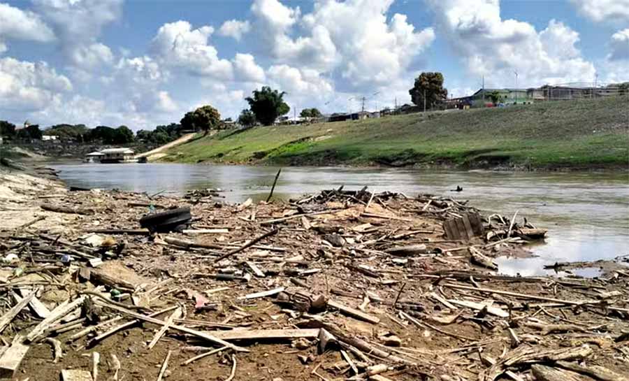 Rio Acre está a 12 centímetros da menor marca histórica em Rio Branco