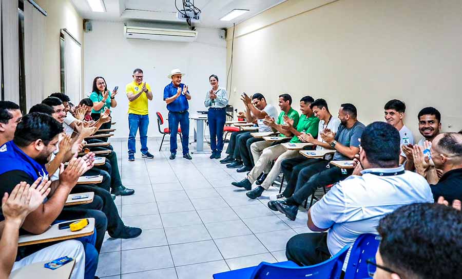 Bocalom reúne com colaboradores da Rede Arasuper: “Temos que incentivar o setor privado, pois gera emprego e renda”