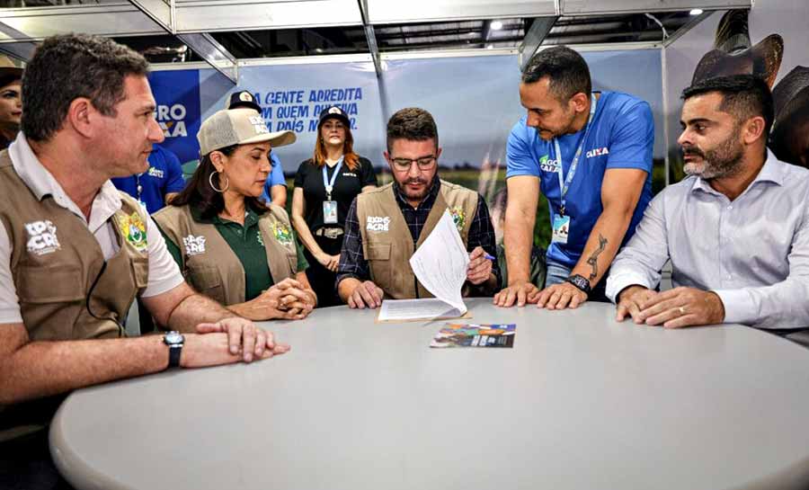 Governo do Acre assina contrato para construção de 250 novas unidades habitacionais na Cidade do Povo