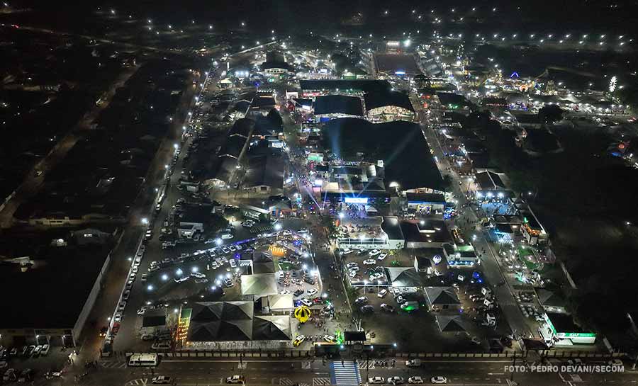 Na quinta noite da Expoacre, governador Gladson Cameli prestigia e destaca potencial industrial e transfronteiriço do Acre