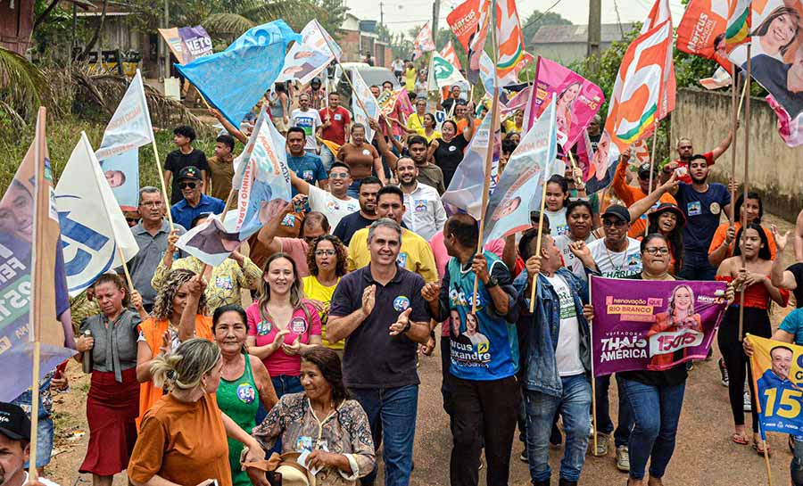 Nas Vilas Santa Cecília e Albert Sampaio, Marcus Alexandre firma compromisso de recuperar ruas, resolver a falta de água e melhorar o transporte