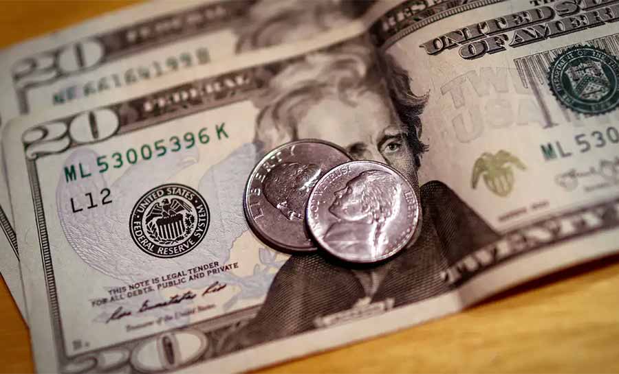 Dólar cai para R$ 5,46 após redução de juros nos EUA