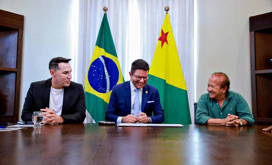 Governo assina convênio com a Federação de Futebol do Acre e destina R$ 1,5 milhão de recursos para clubes acreanos