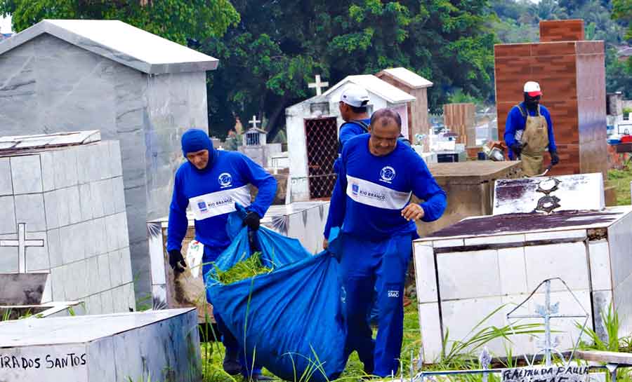 Prefeitura realiza limpeza e manutenção de cemitérios de Rio Branco para o Dia de Finados