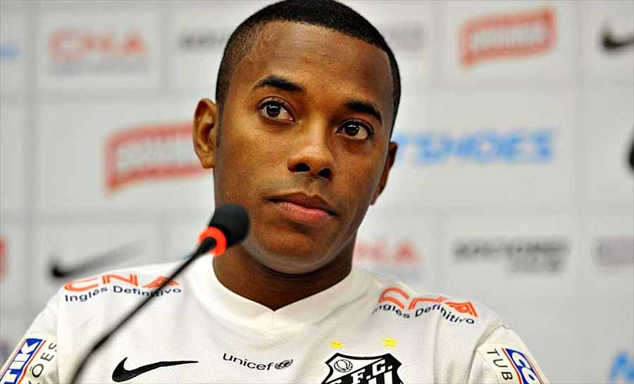 Vítima de Robinho dá depoimento inédito: ‘O tempo ajuda, mas não apaga’