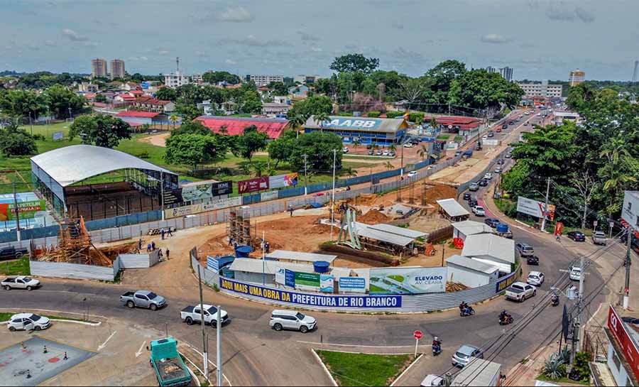 Prefeito visita obras do viaduto Mamed Bittar e destaca impactos positivos no trânsito de Rio Branco