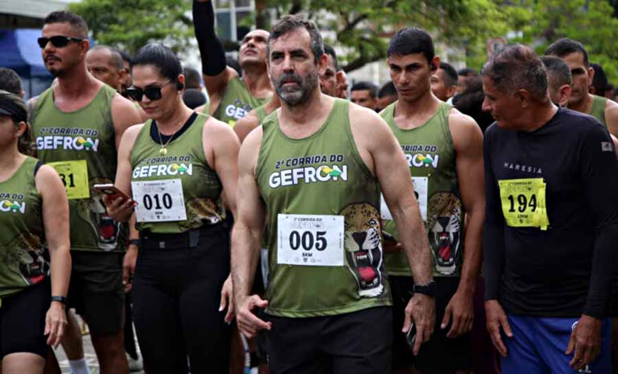 Corrida do Gefron leva centenas de corredores para as ruas da capital