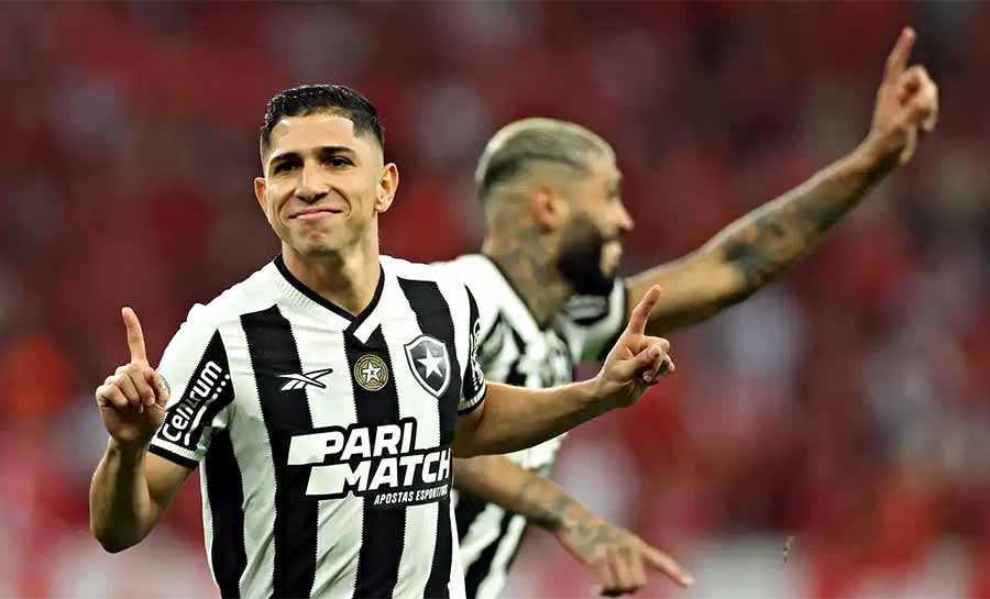 Botafogo derrota Inter e joga por um empate para ser campeão domingo