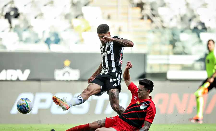 Athletico-PR perde e cai para a Série B do Brasileiro