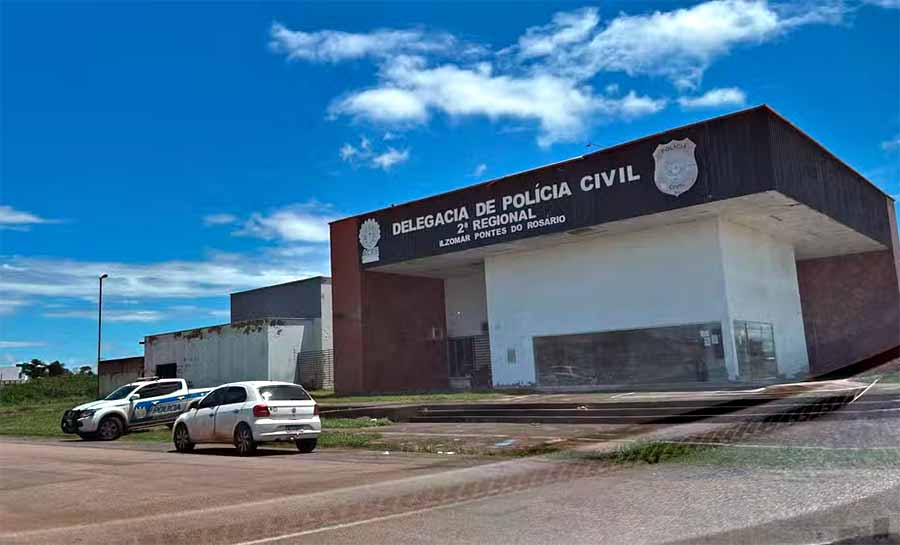 Homem atropela e mata suspeito em frente à delegacia no AC após ter carro baleado quando levava filho à escola