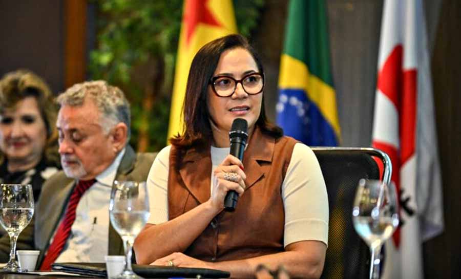 Vice-governadora Mailza Assis participa de evento sobre saneamento básico na Amazônia com presença do ministro Waldez Góes