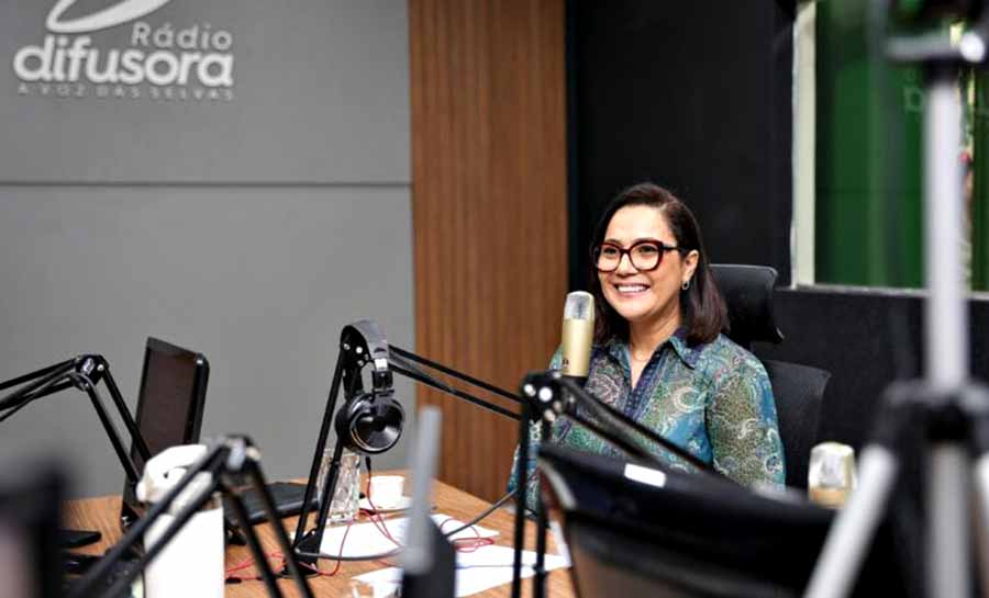 Vice-governadora Mailza Assis relata principais ações do Estado no ano de 2024, em entrevista à Rádio Difusora Acreana