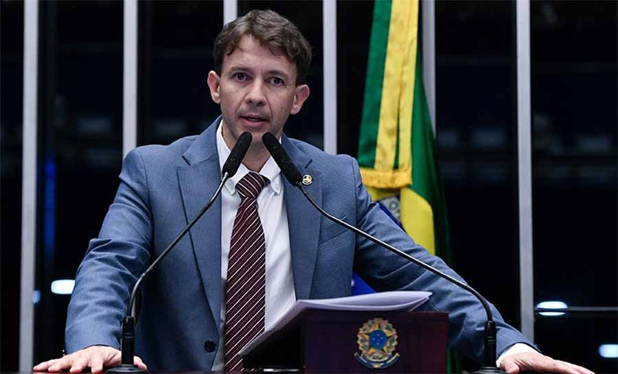 Deputado Eduardo Velloso pede repatriação de jovem acreano internado no Paraguai