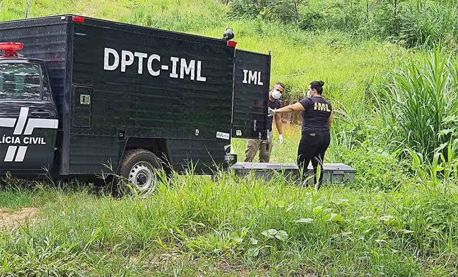 Restos mortais são encontrados às margens de igarapé no interior do Acre