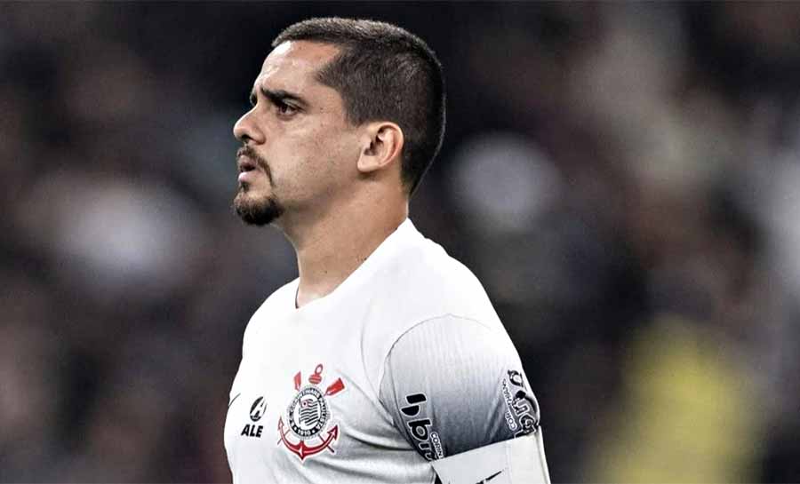 Cruzeiro oficializa a contratação do lateral Fagner, ex-Corinthians