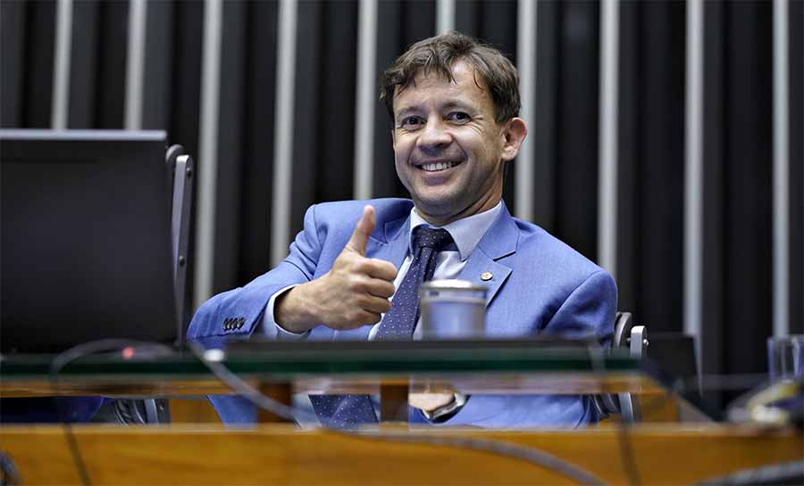 Velloso propõe criação de centros especializados no SUS e nas escolas para crianças com superdotação, TDAH ou dislexia
