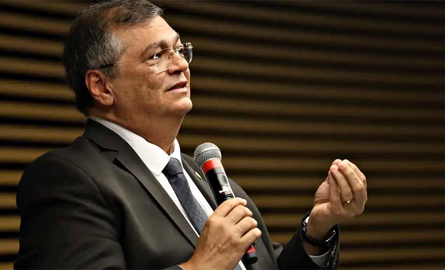 Dino diz que não cabe ao Judiciário redesenhar sistema tributário