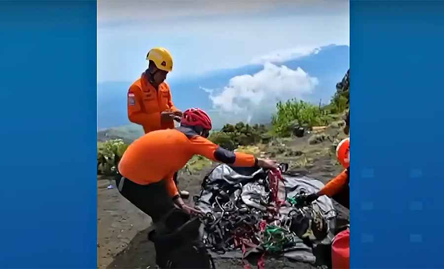 Corpo de turista brasileira é resgatado de cratera na Indonésia