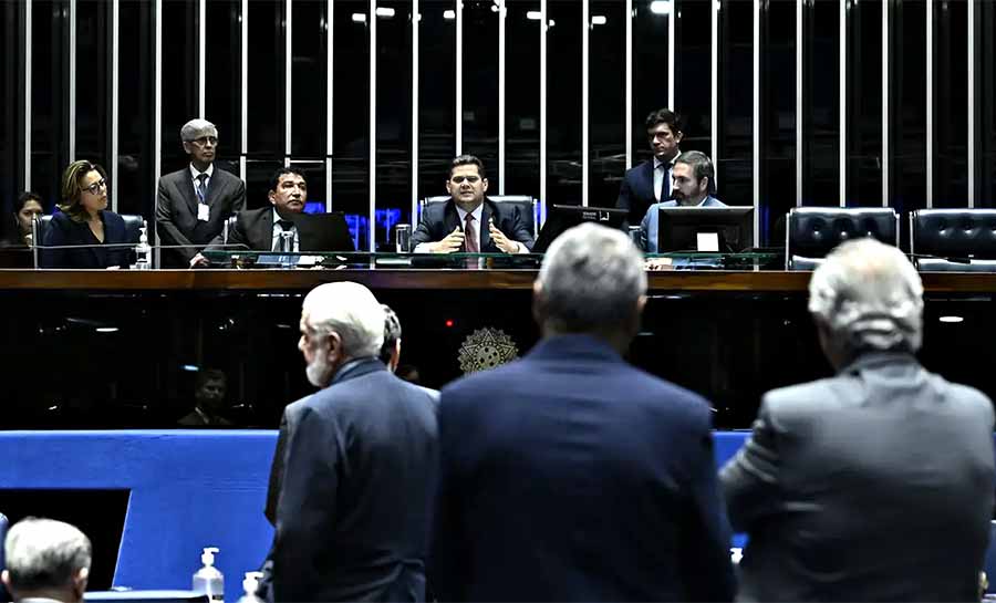 Senado aprova cota de 30% para mulheres em conselhos de estatais