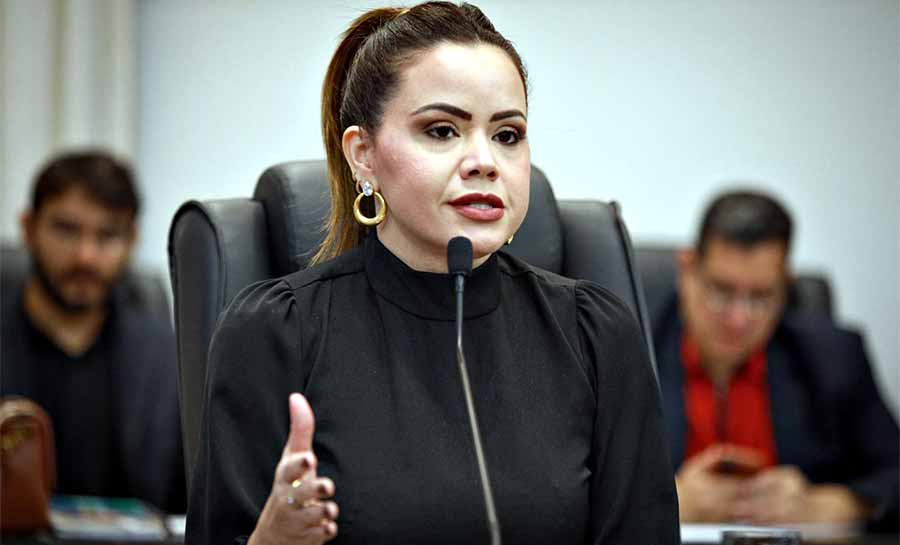 Michelle Melo cobra debate mais profundo sobre prioridades orçamentárias do Estado