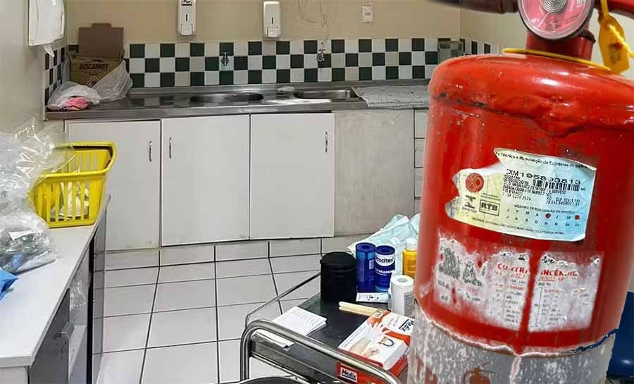 Vistoria identifica falta de remédios e extintores vencidos há 6 anos no Hospital do Idoso do AC; direção nega