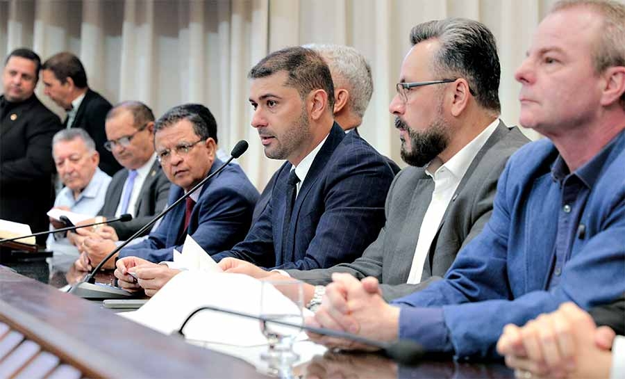 Nicolau Júnior defende soluções para embargos de terras e afirma que Parlamento está cumprindo seu papel