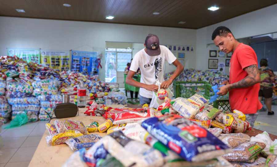 Troca de ingressos por alimentos para shows nacionais da Expoacre já atinge 80 mil quilos de doações