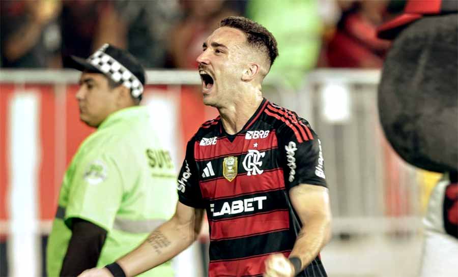 Flamengo vence o Atlético-MG e reassume a liderança do Brasileiro
