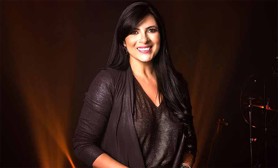 Fernanda Brum é atração principal da Noite Gospel na Expoacre nesta terça