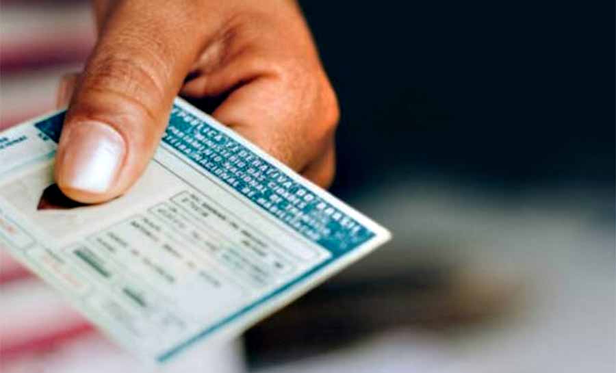 Governo estuda liberar CNH sem aulas obrigatórias em autoescolas