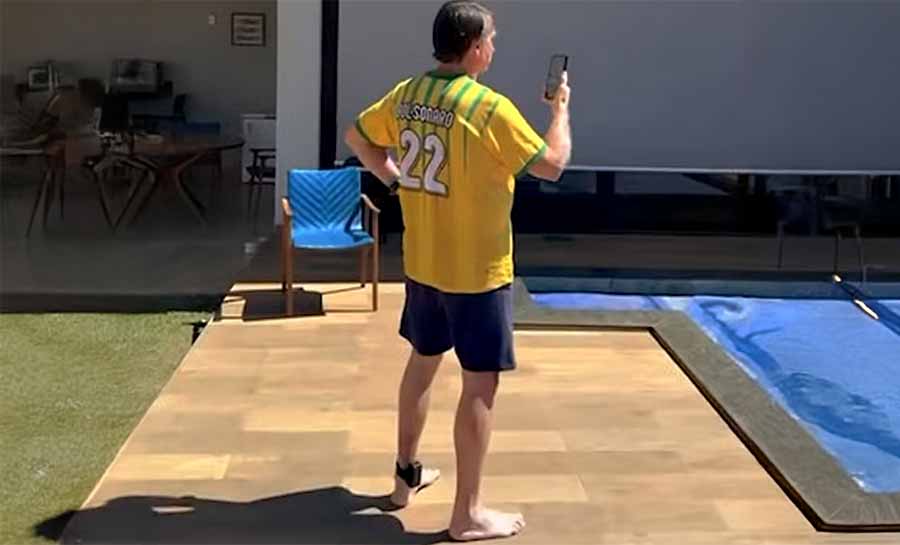 Moraes diz que Bolsonaro ‘descumpriu’ medida cautelar ao produzir material de ‘incentivo e instigação a ataques’ ao STF