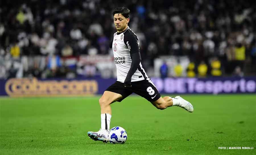 Neto critica Garro no Corinthians: “Moral maior do que deveria”