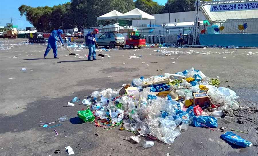 Limpeza recolhe 180 toneladas de lixo na Expoacre 2025