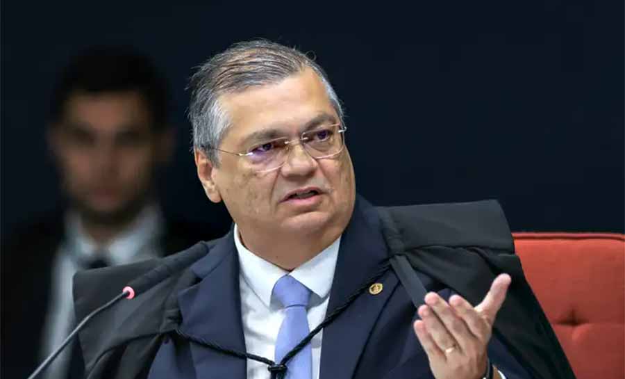 Dino vota a favor de benefício para mulheres vítimas de violência
