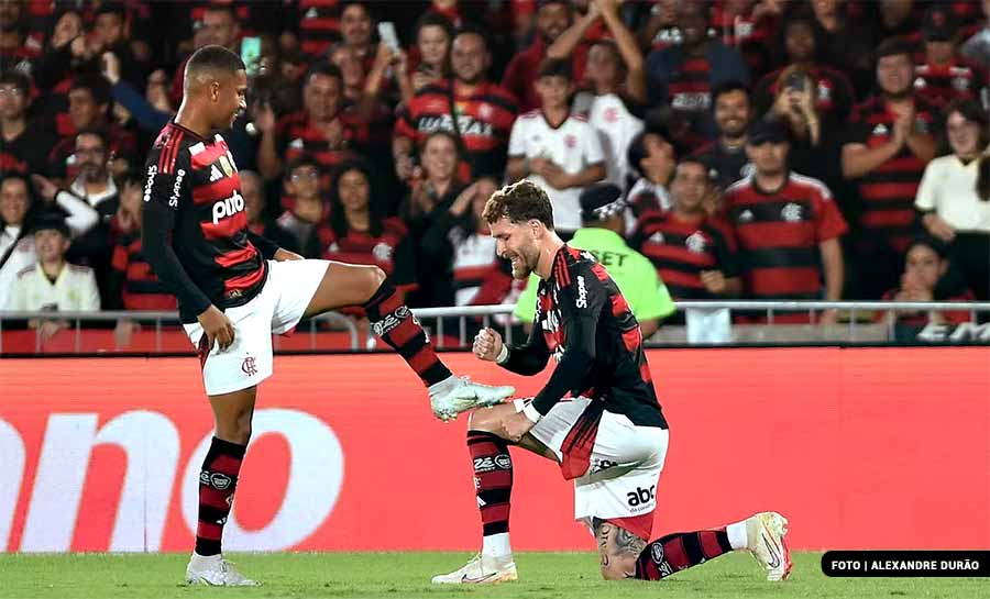 Samuel Lino deve ter sequência como titular e ganha chance de ser dono do lado esquerdo do Flamengo