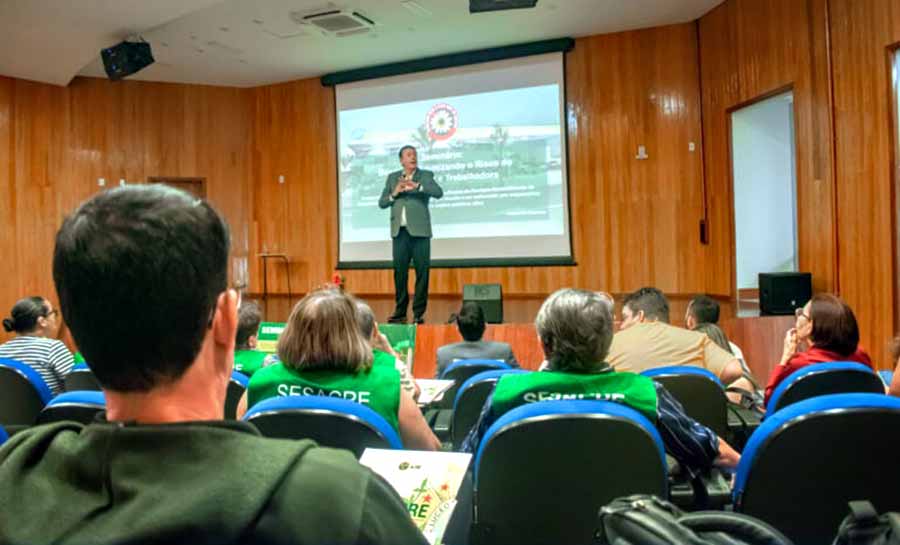 Sesacre promove simpósio sobre prevenção dos riscos ocupacionais em postos de combustíveis no Acre