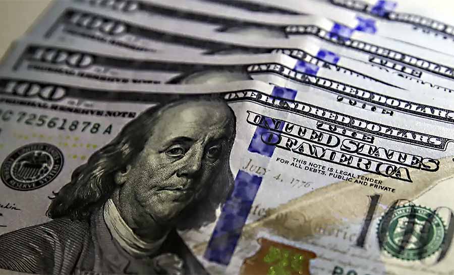 Dólar sobe para R$ 5,35 em meio a tensões com medida provisória