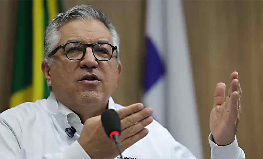 “Não vamos negar aos nossos filhos o direito à vacina”, diz Padilha