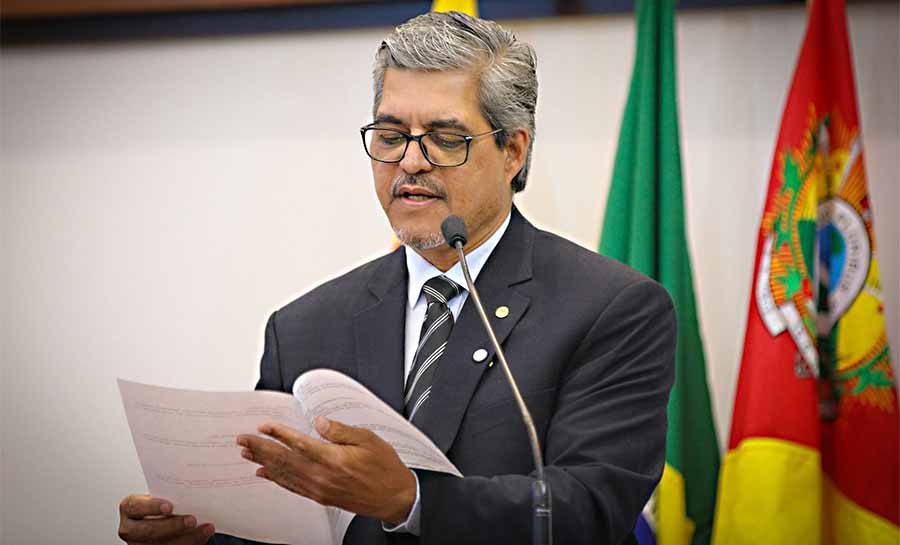 Edvaldo Magalhães alerta para rebaixamento da nota fiscal do Acre e critica gestão financeira em meio a novas operações de crédito