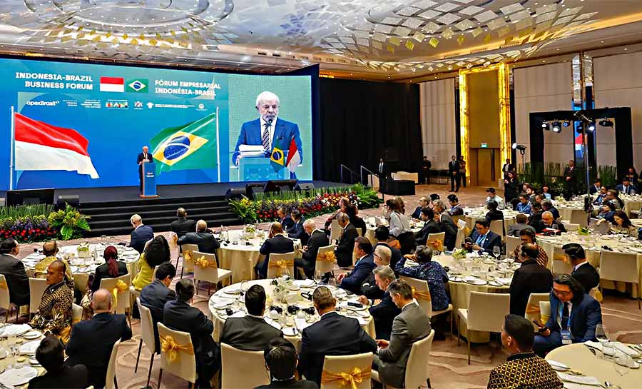 Lula defende uso de moedas locais para comércio Brasil-Indonésia