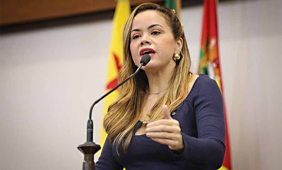Michelle Melo critica falta de sensibilidade do governo e cobra valorização dos servidores públicos