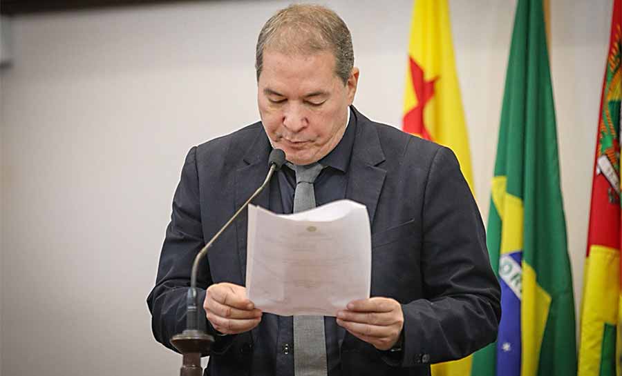 Chico Viga apresenta Moção de Aplausos ao restaurante Bahrem &amp; Grill por contribuição à economia acreana