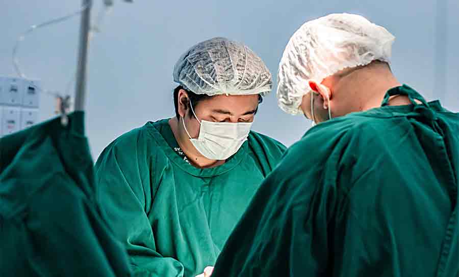 Fundhacre realiza primeiro implante de prótese testicular do estado