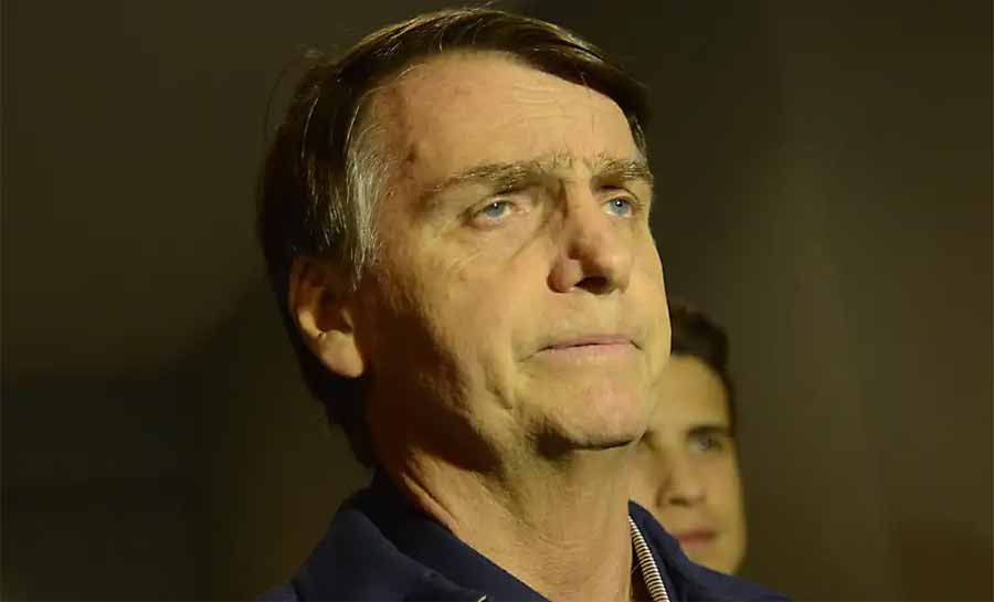 Defesa de Bolsonaro pede prisão domiciliar humanitária ao STF