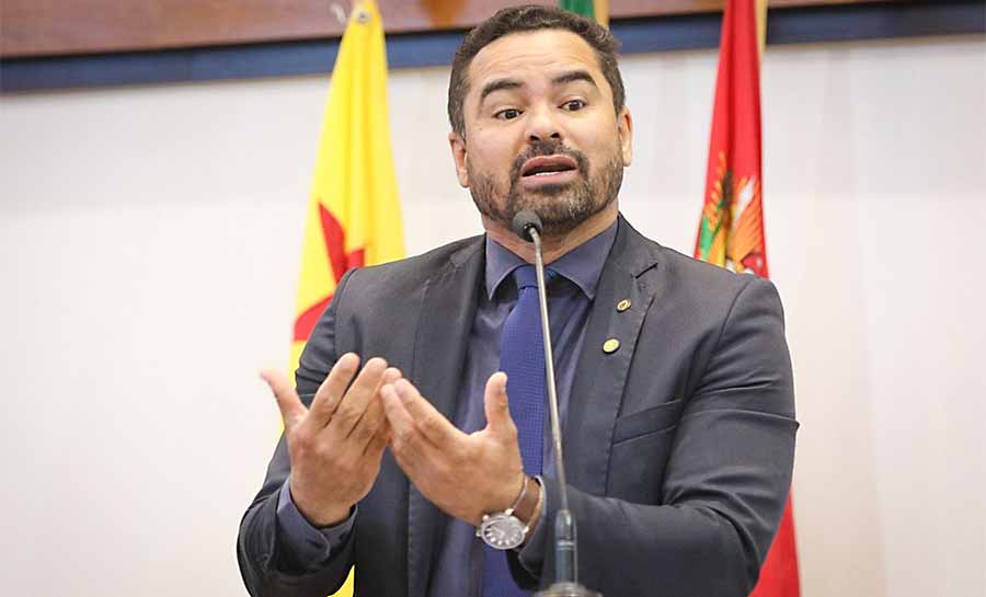 Arlenilson Cunha apresenta indicação para corrigir lei do banco de horas e manifesta apoio ao ex-presidente Bolsonaro na Aleac